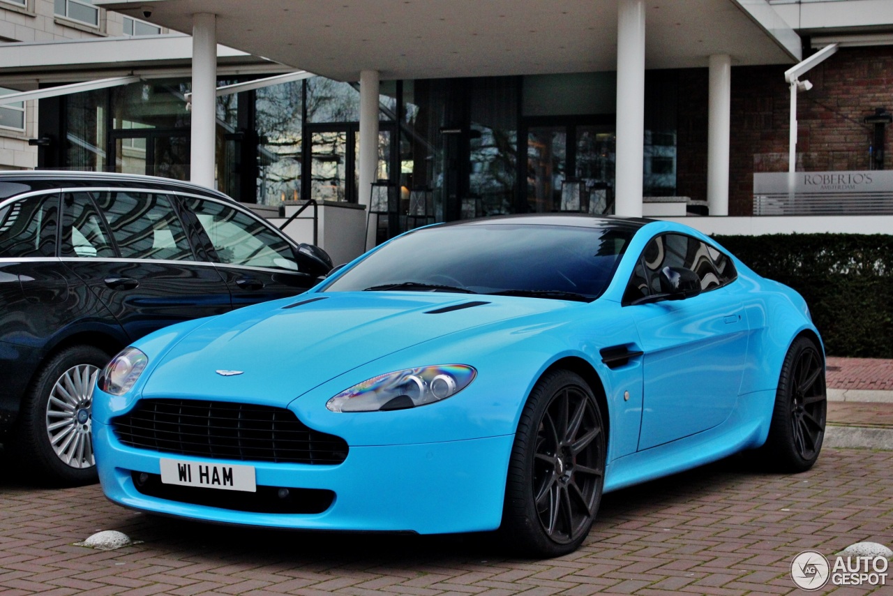 Aston Martin V8 Vantage