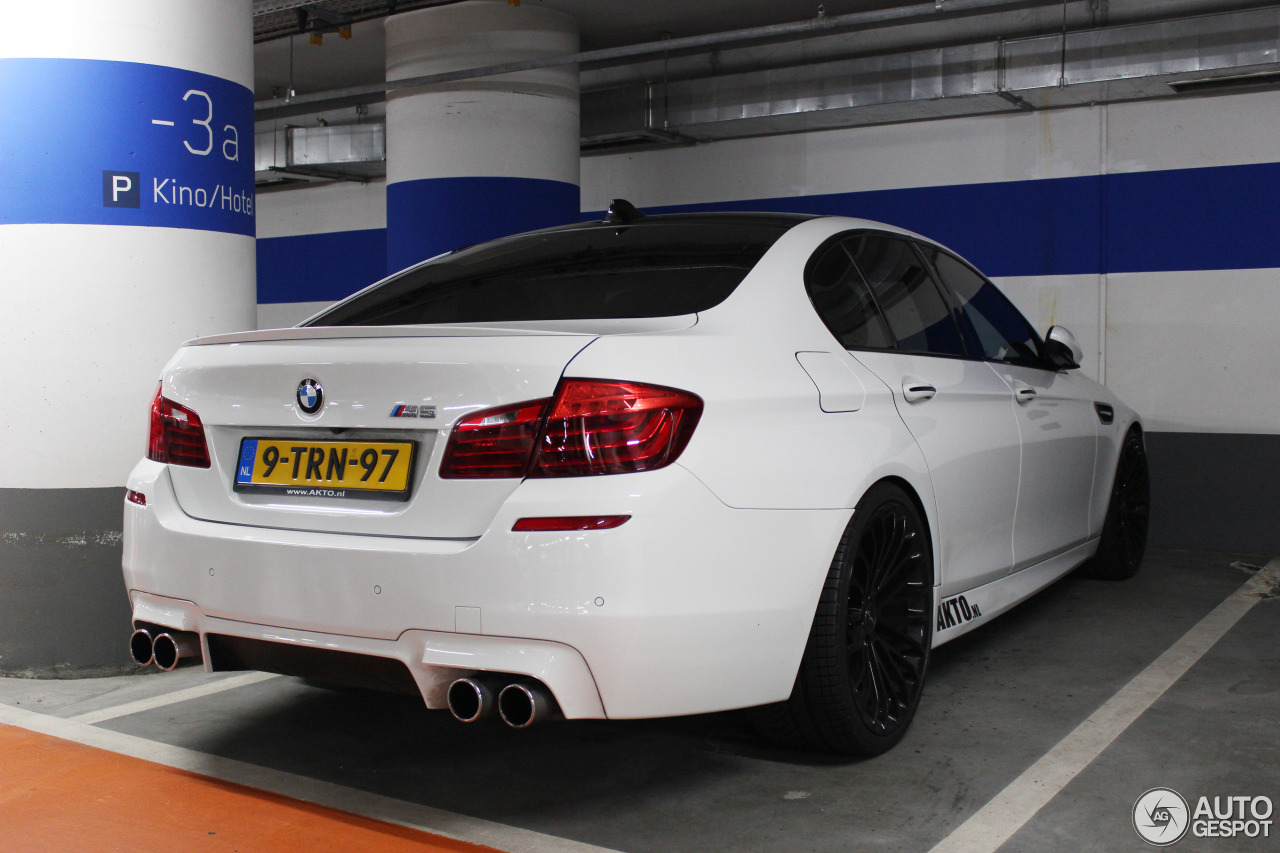 BMW M5 F10 2011