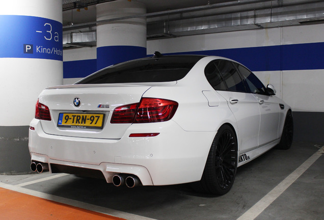 BMW M5 F10 2011