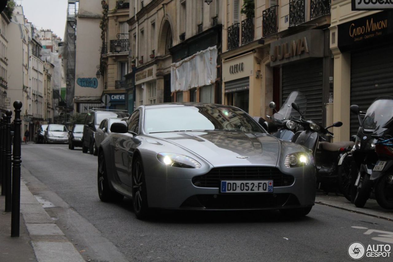 Aston Martin V8 Vantage 2012