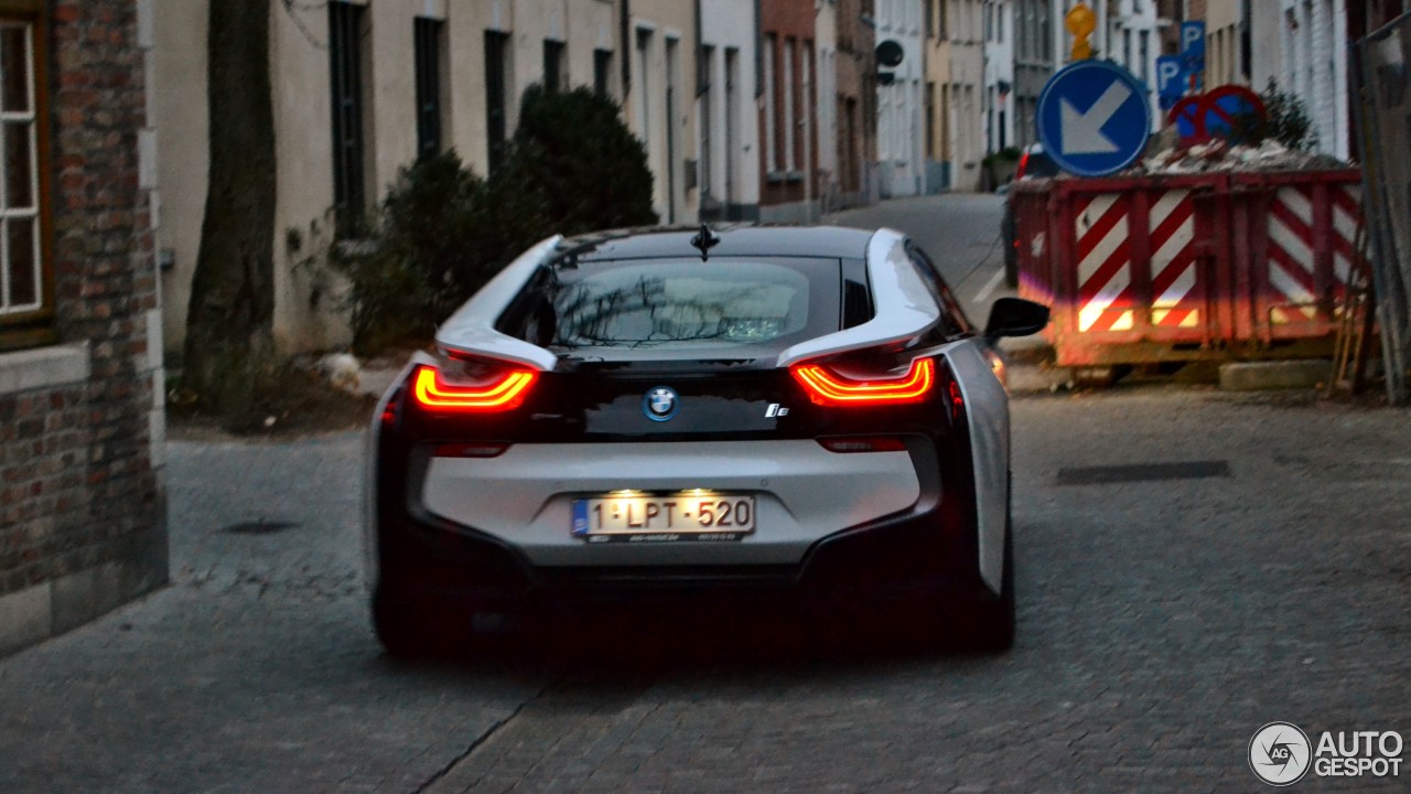 BMW i8