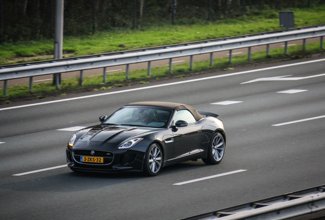 Jaguar F-TYPE S Convertible