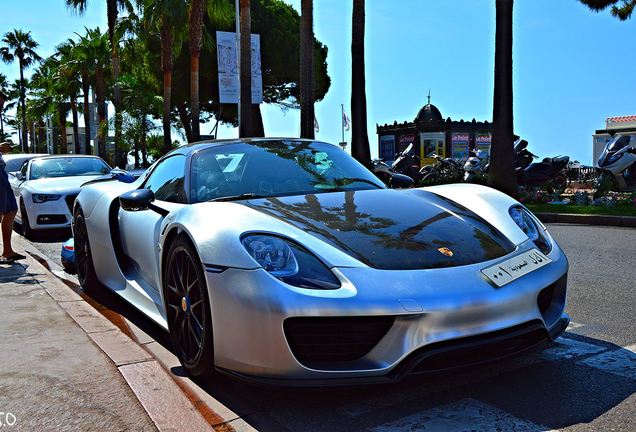 Porsche 918 Spyder Weissach Package