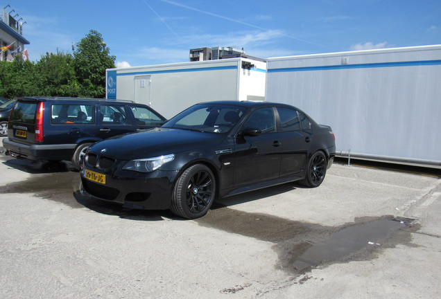 BMW M5 E60 2005