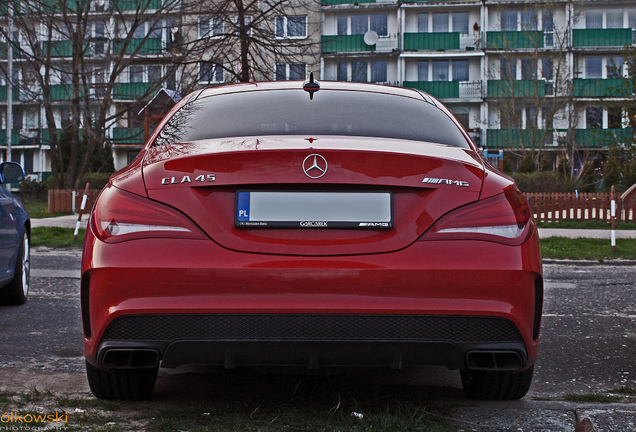 Mercedes-Benz CLA 45 AMG C117