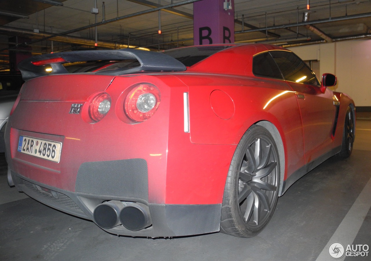 Nissan GT-R