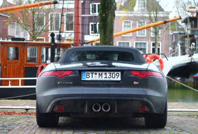 Jaguar F-TYPE S Convertible