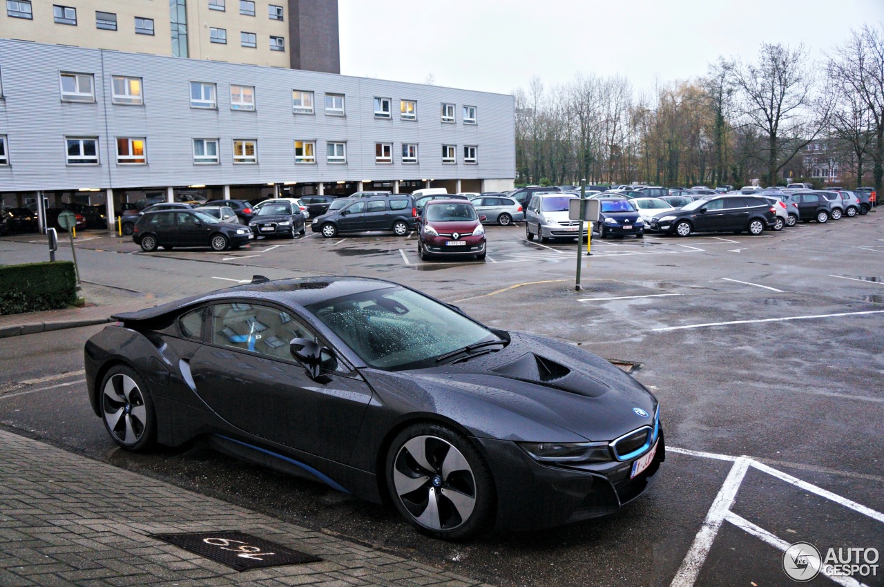 BMW i8