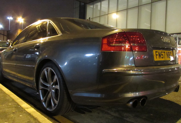 Audi S8 D3