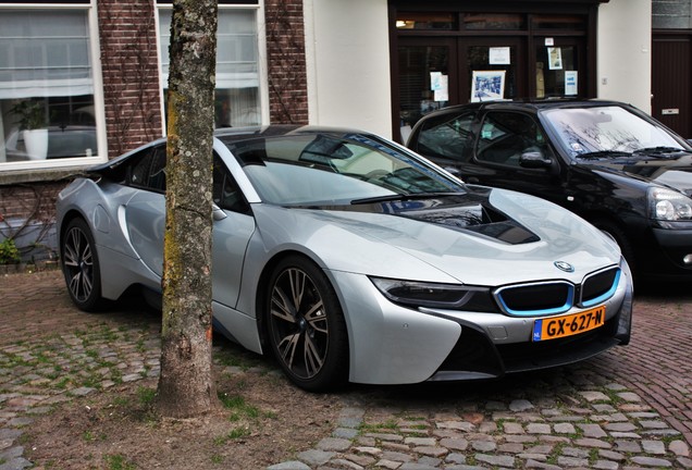 BMW i8