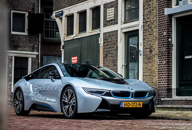 BMW i8