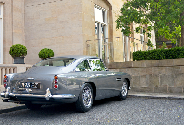 Aston Martin DB4