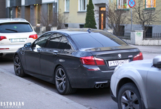 BMW M5 F10 2011