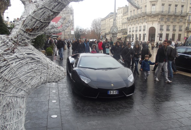 Lamborghini Aventador LP700-4