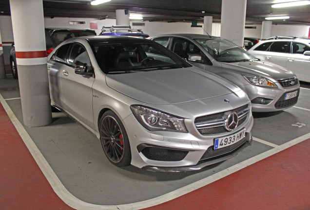 Mercedes-Benz CLA 45 AMG C117