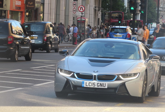 BMW i8