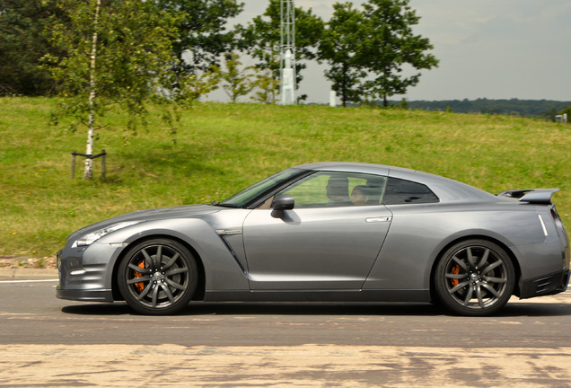 Nissan GT-R 2012