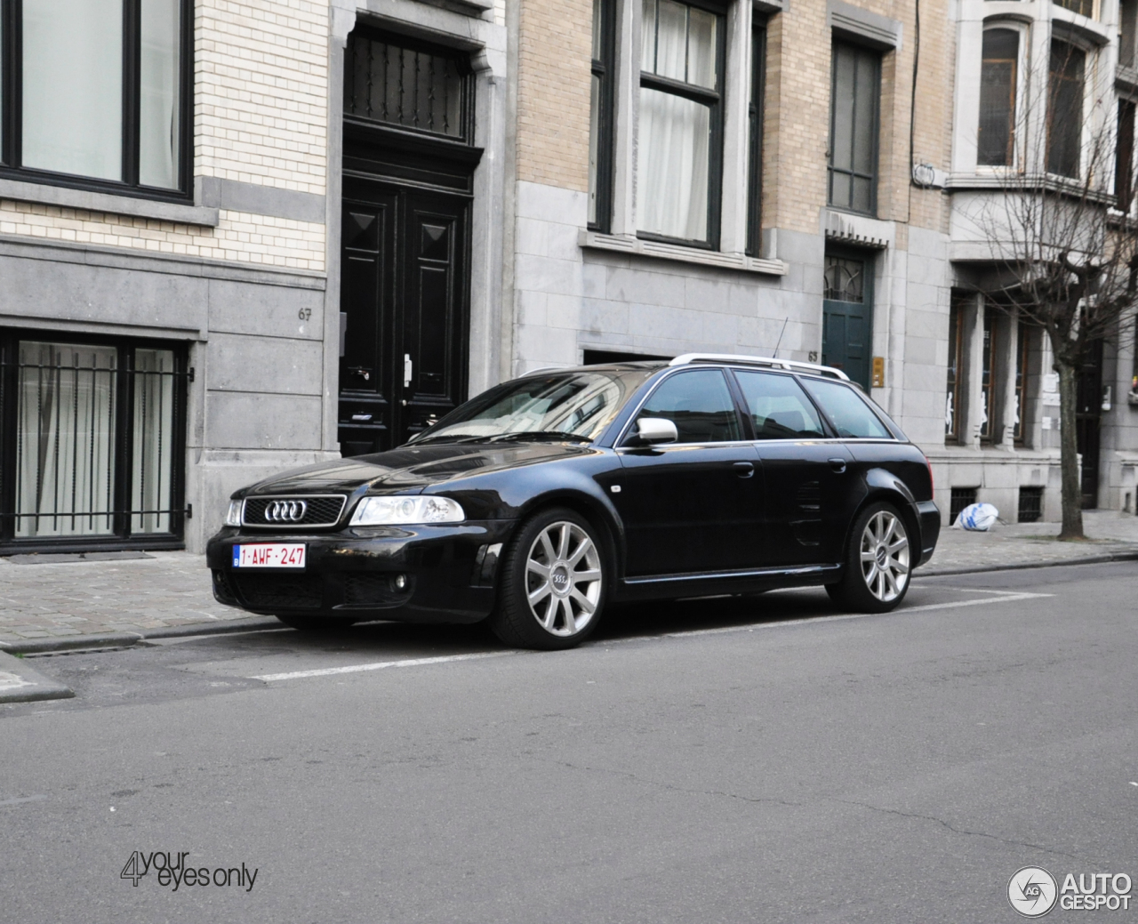 Audi RS4 Avant B5