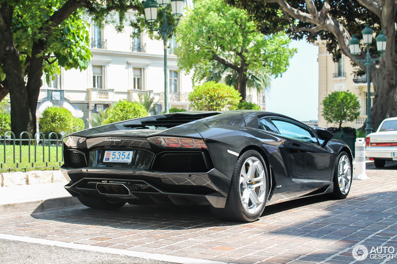 Lamborghini Aventador LP700-4