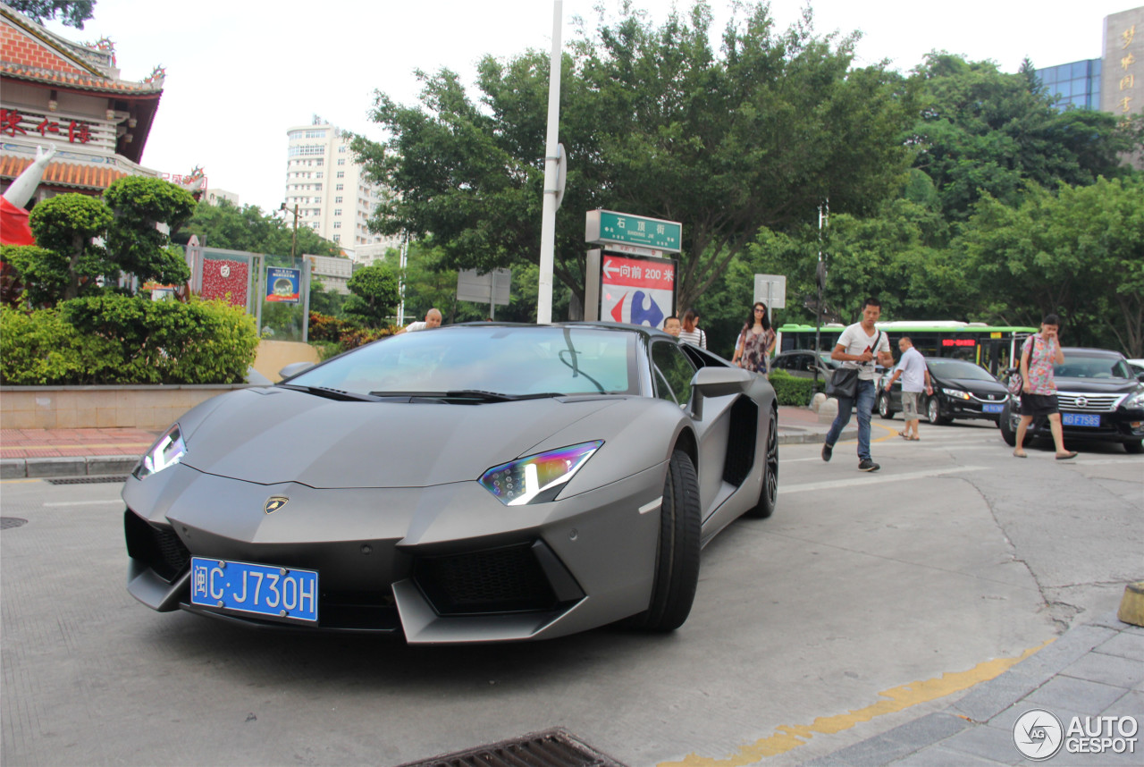 Lamborghini Aventador LP700-4 Roadster