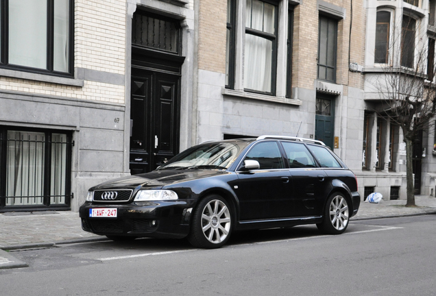 Audi RS4 Avant B5