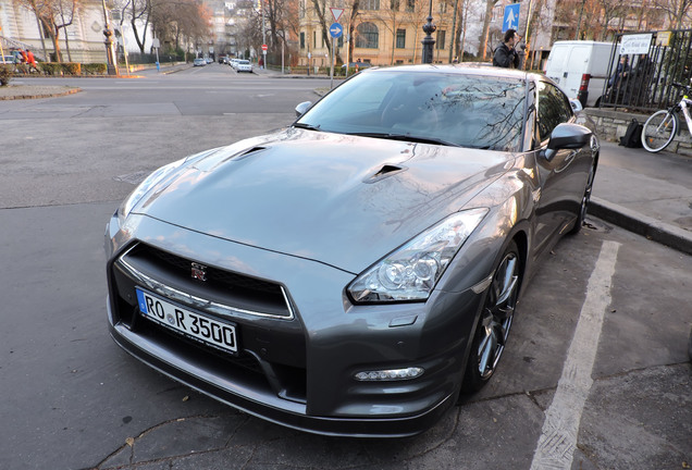 Nissan GT-R 2015