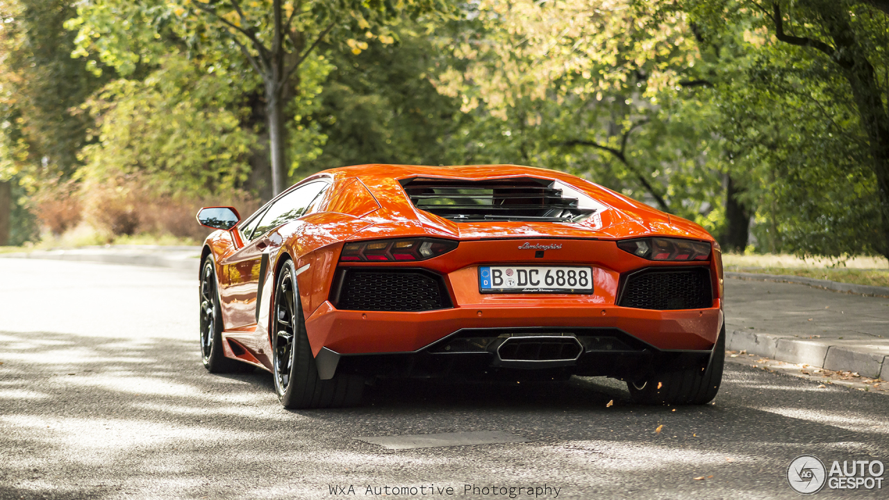 Lamborghini Aventador LP700-4