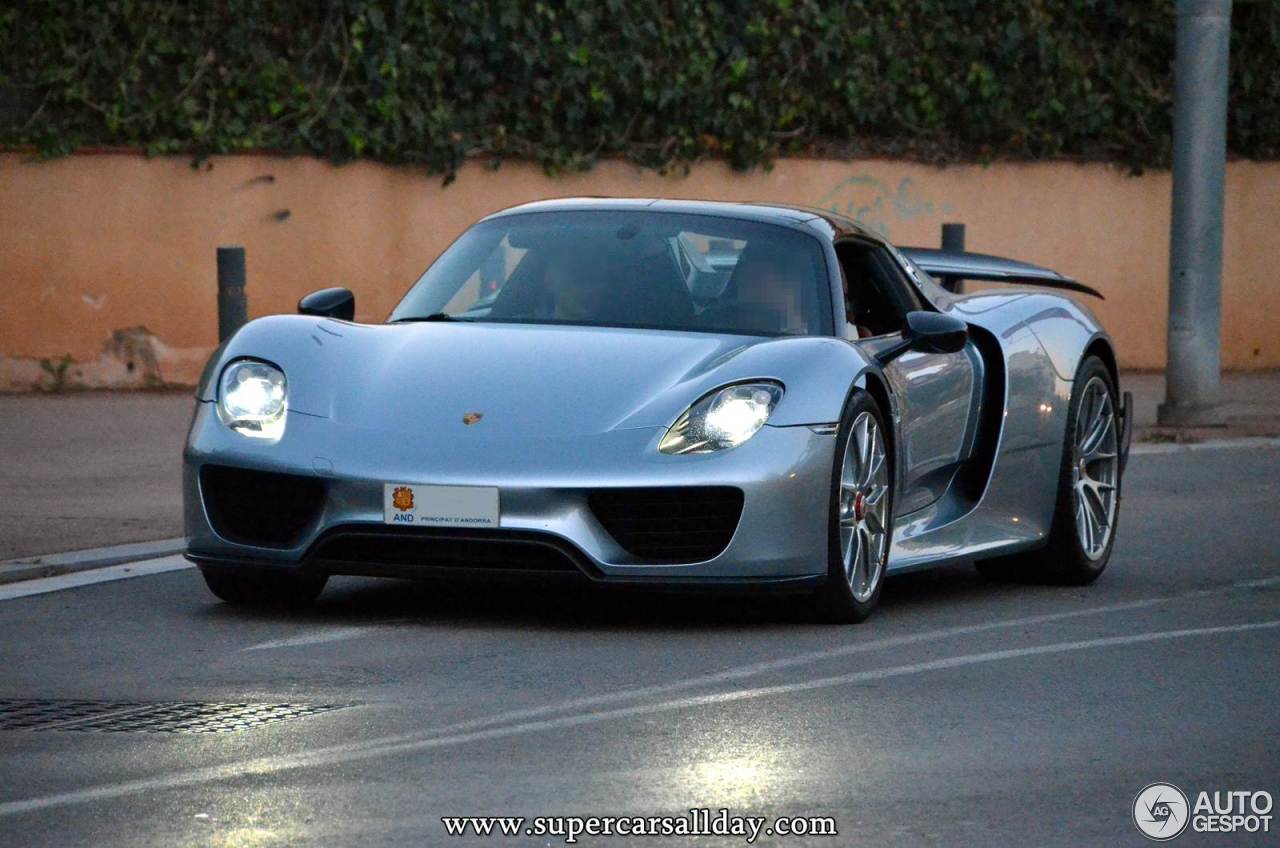 Porsche 918 Spyder Weissach Package