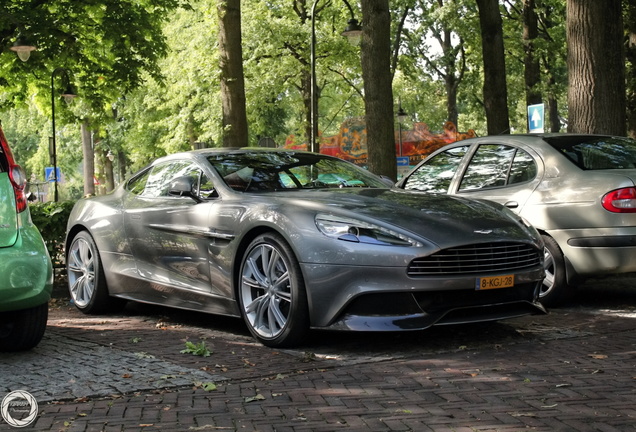 Aston Martin Vanquish 2013