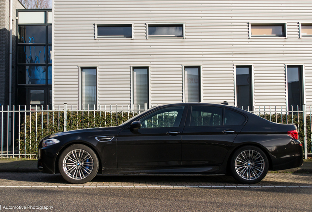 BMW M5 F10 2011