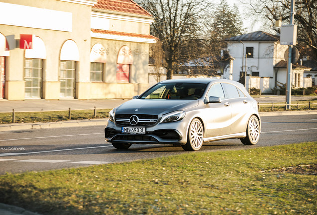 Mercedes-AMG A 45 W176 2015