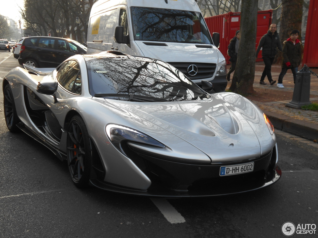 McLaren P1