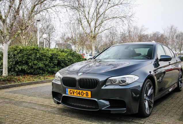 BMW M5 F10 2011