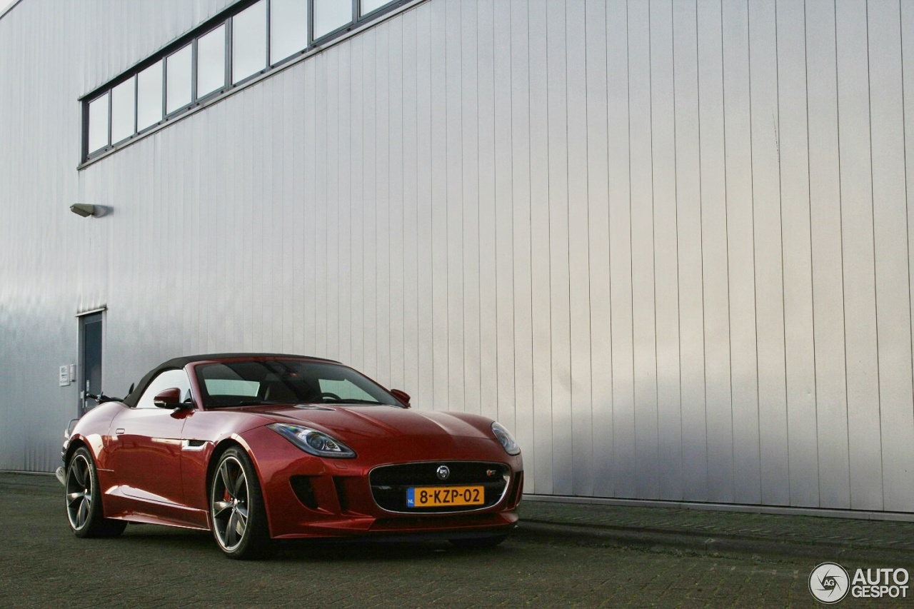 Jaguar F-TYPE S V8 Convertible