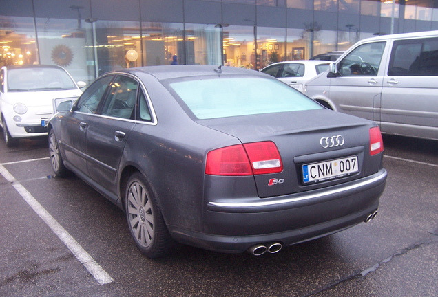 Audi S8 D3