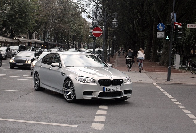 BMW M5 F10 2011