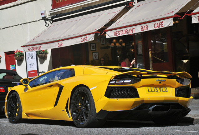 Lamborghini Aventador LP700-4