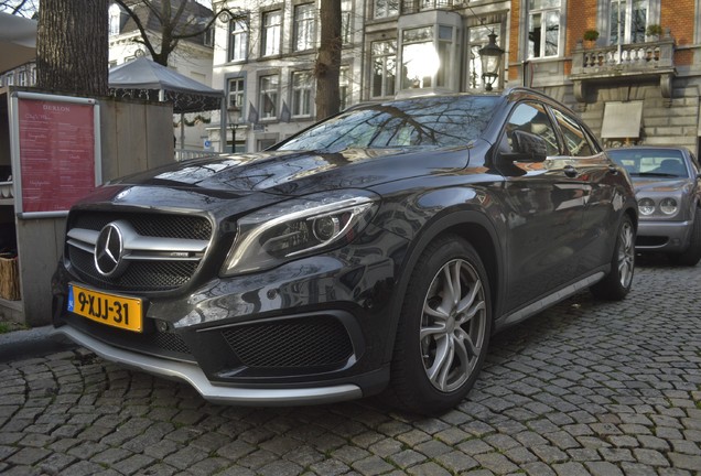 Mercedes-Benz GLA 45 AMG X156