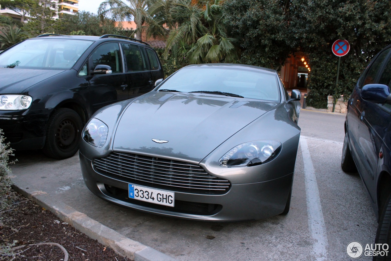 Aston Martin V8 Vantage