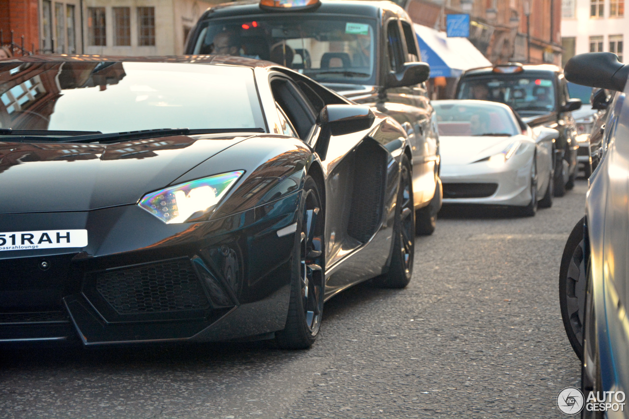 Lamborghini Aventador LP700-4