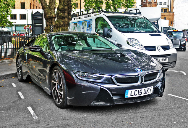 BMW i8