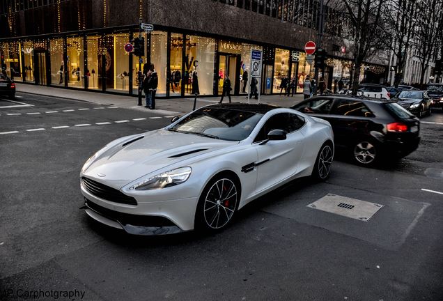 Aston Martin Vanquish 2013