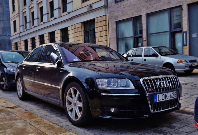 Audi S8 D3