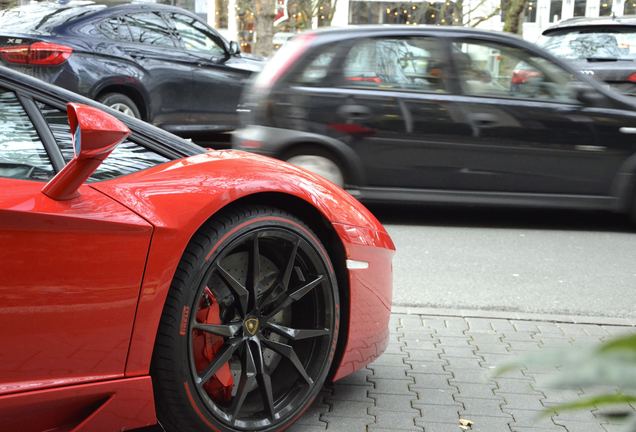 Lamborghini Aventador LP700-4 Roadster