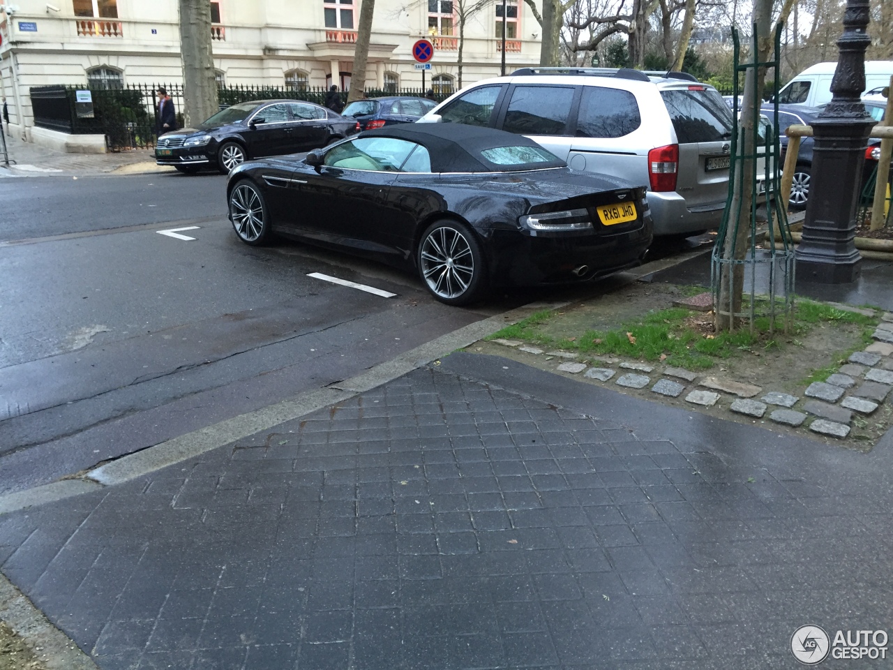 Aston Martin Virage Volante 2011