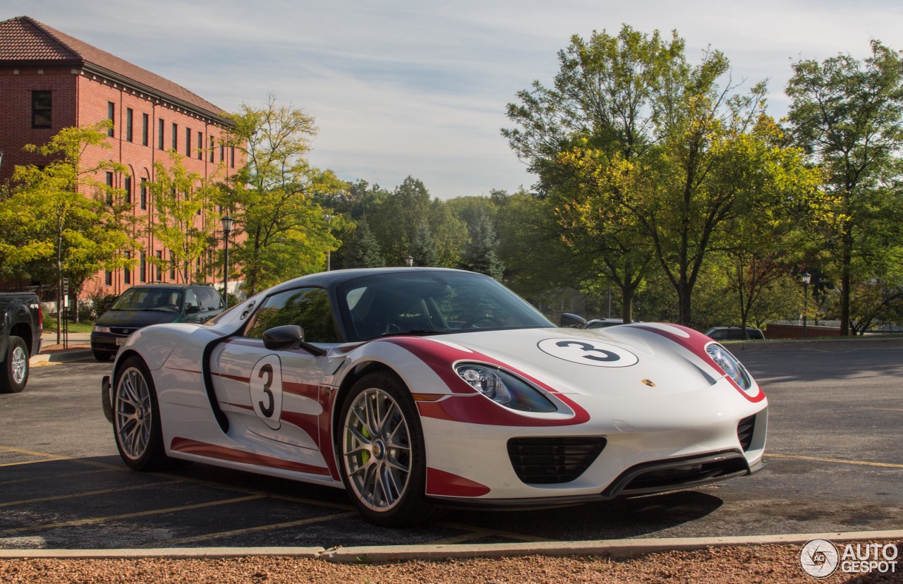 Porsche 918 Spyder Weissach Package