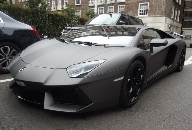 Lamborghini Aventador LP700-4