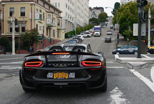 Porsche 918 Spyder Weissach Package