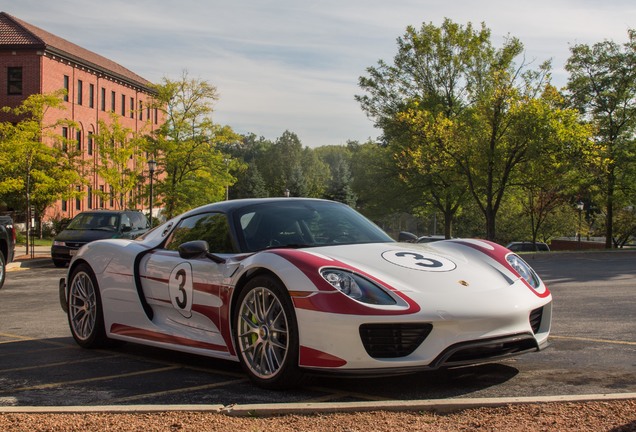 Porsche 918 Spyder Weissach Package