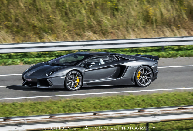 Lamborghini Aventador LP700-4 Roadster